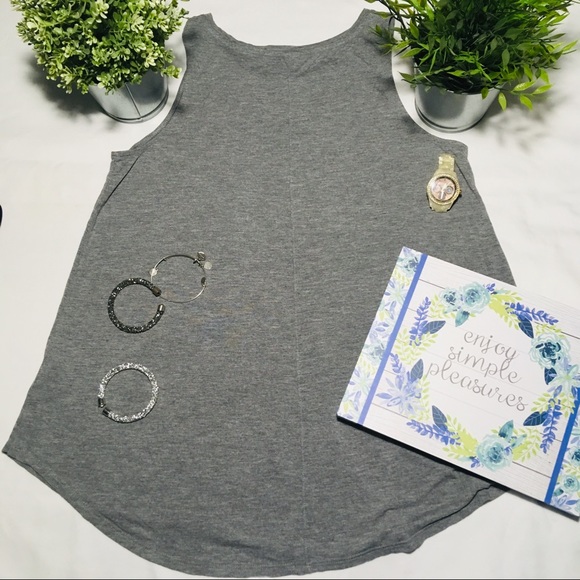 OLD NAVY TANK TOP - Picture 4 of 8